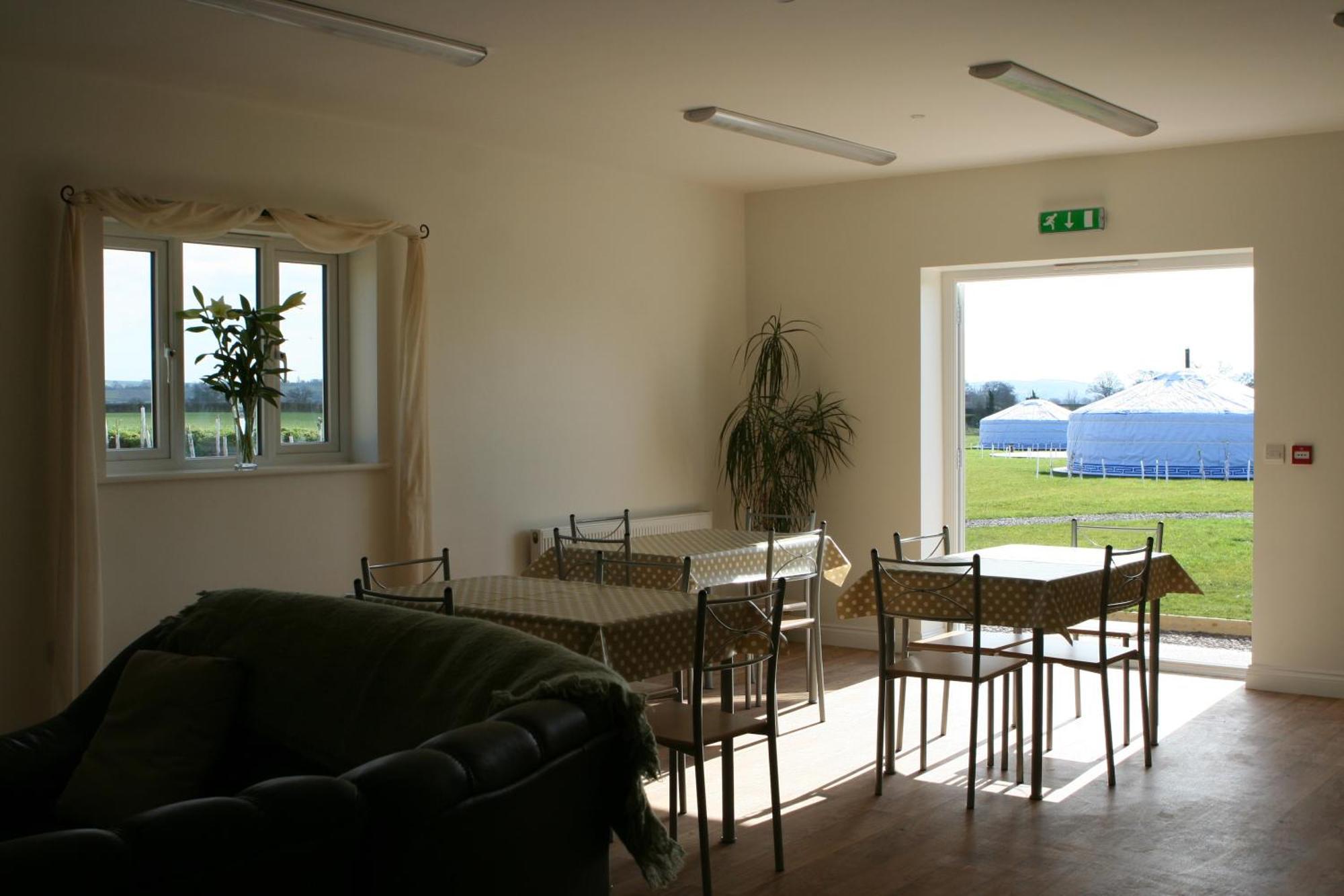 Отель Caalm Camp Stour Provost Экстерьер фото