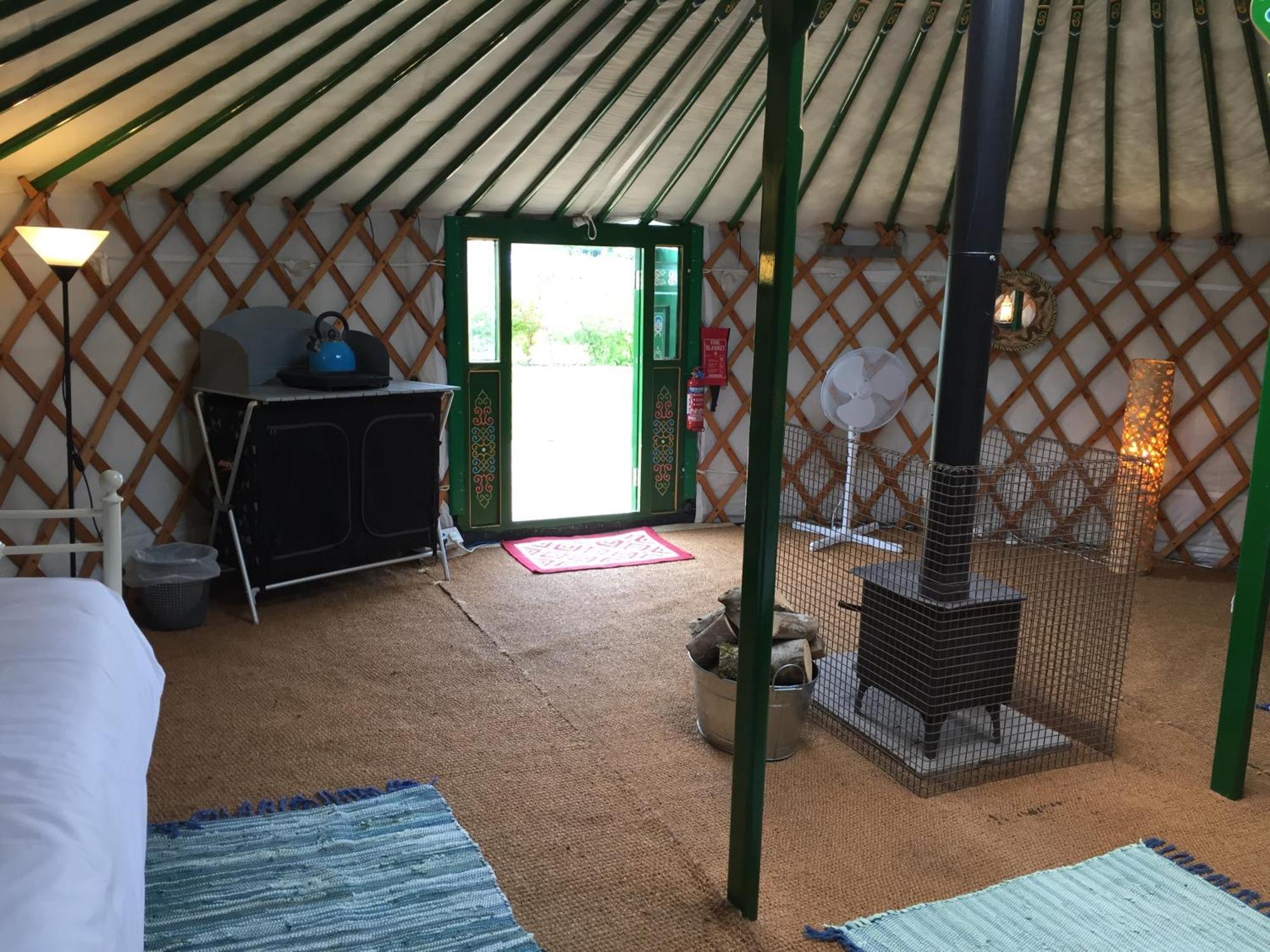 Отель Caalm Camp Stour Provost Экстерьер фото